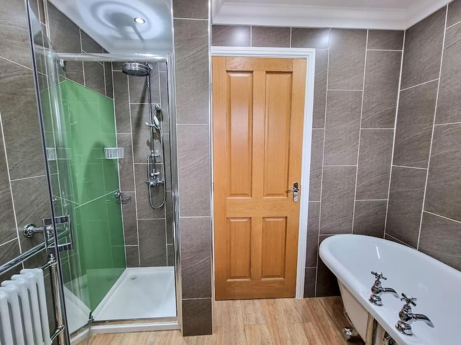 מנצ'סטר Stunning Family Home Close To The City Centre מראה חיצוני תמונה