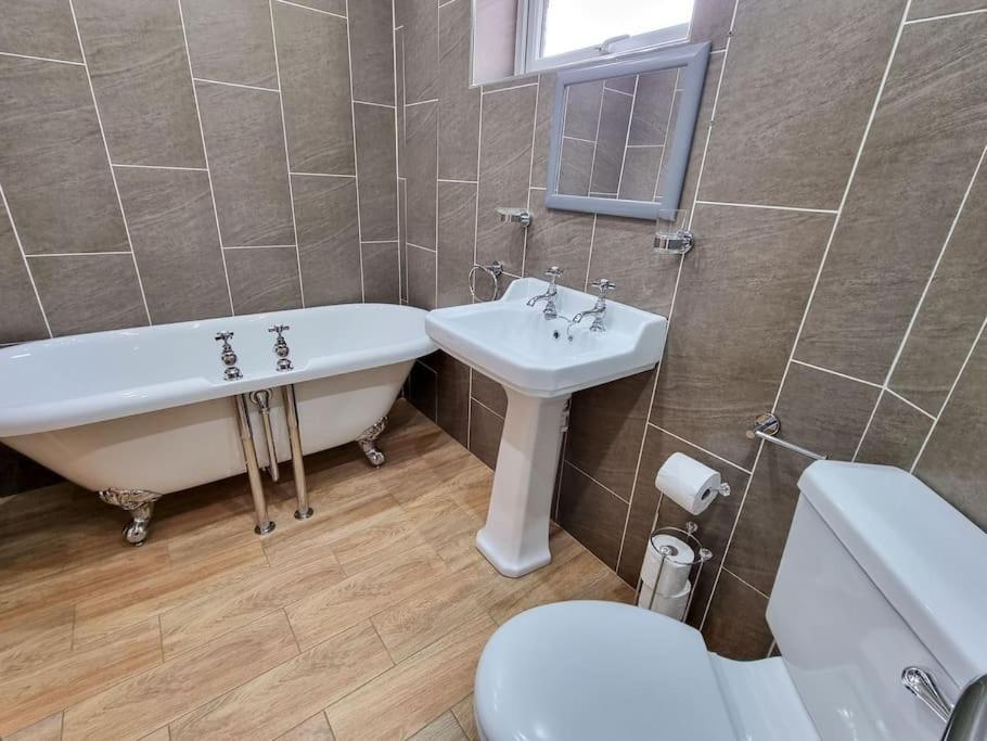 מנצ'סטר Stunning Family Home Close To The City Centre מראה חיצוני תמונה