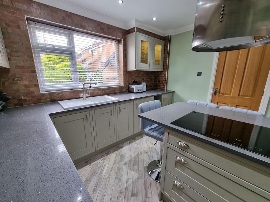 מנצ'סטר Stunning Family Home Close To The City Centre מראה חיצוני תמונה
