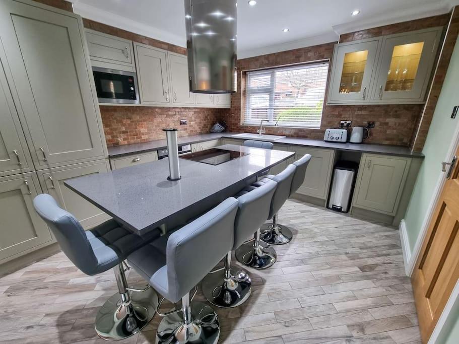 מנצ'סטר Stunning Family Home Close To The City Centre מראה חיצוני תמונה